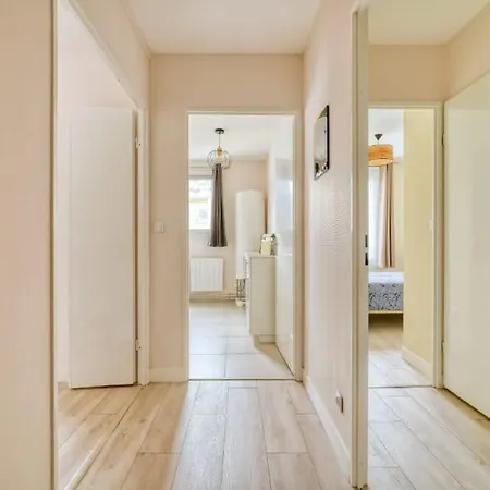 Sarah Apartment
